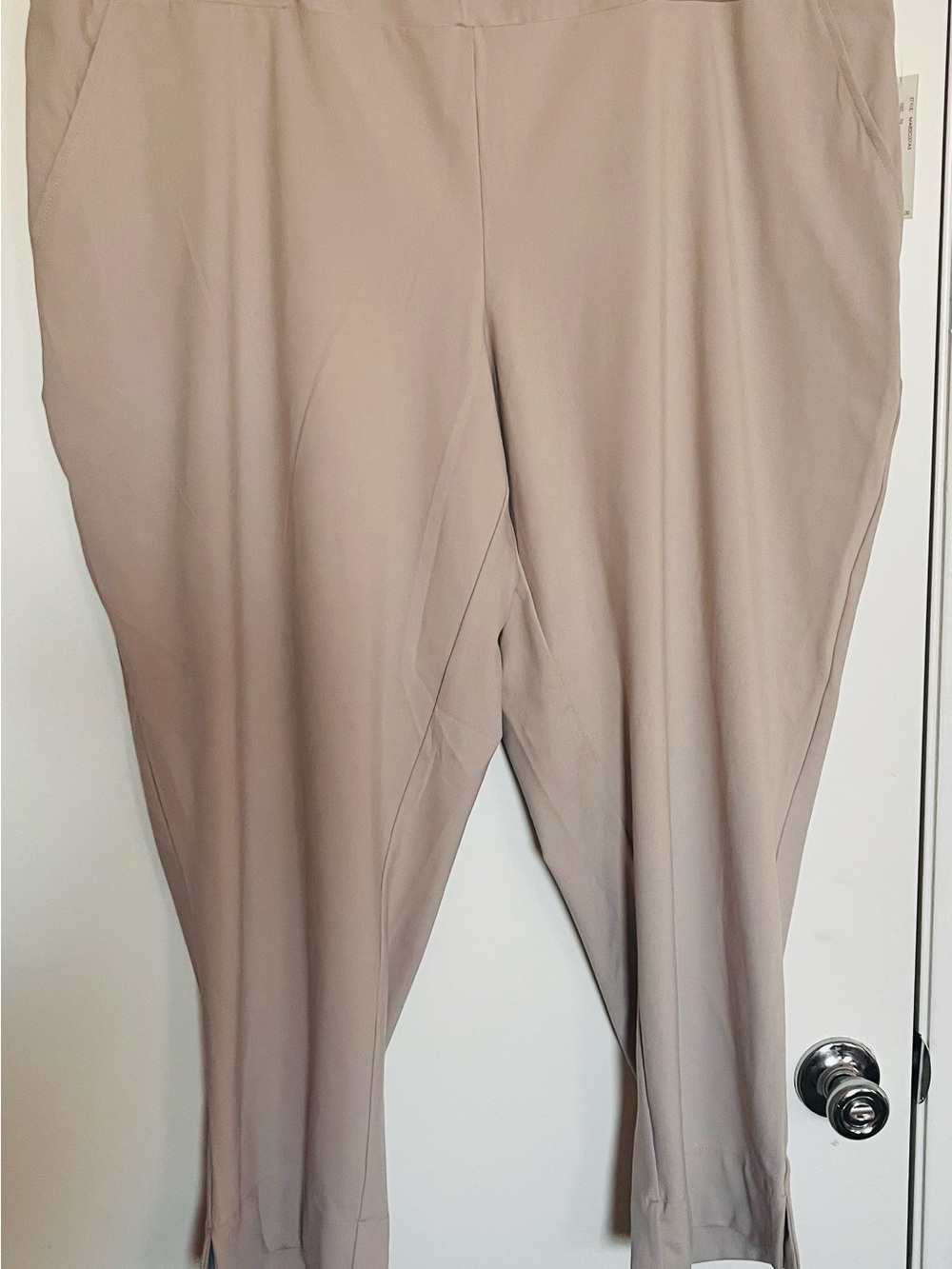 NWT Zac & Rachel Woman Slim Ankle Pull-On Pants in Taupe Size 3X